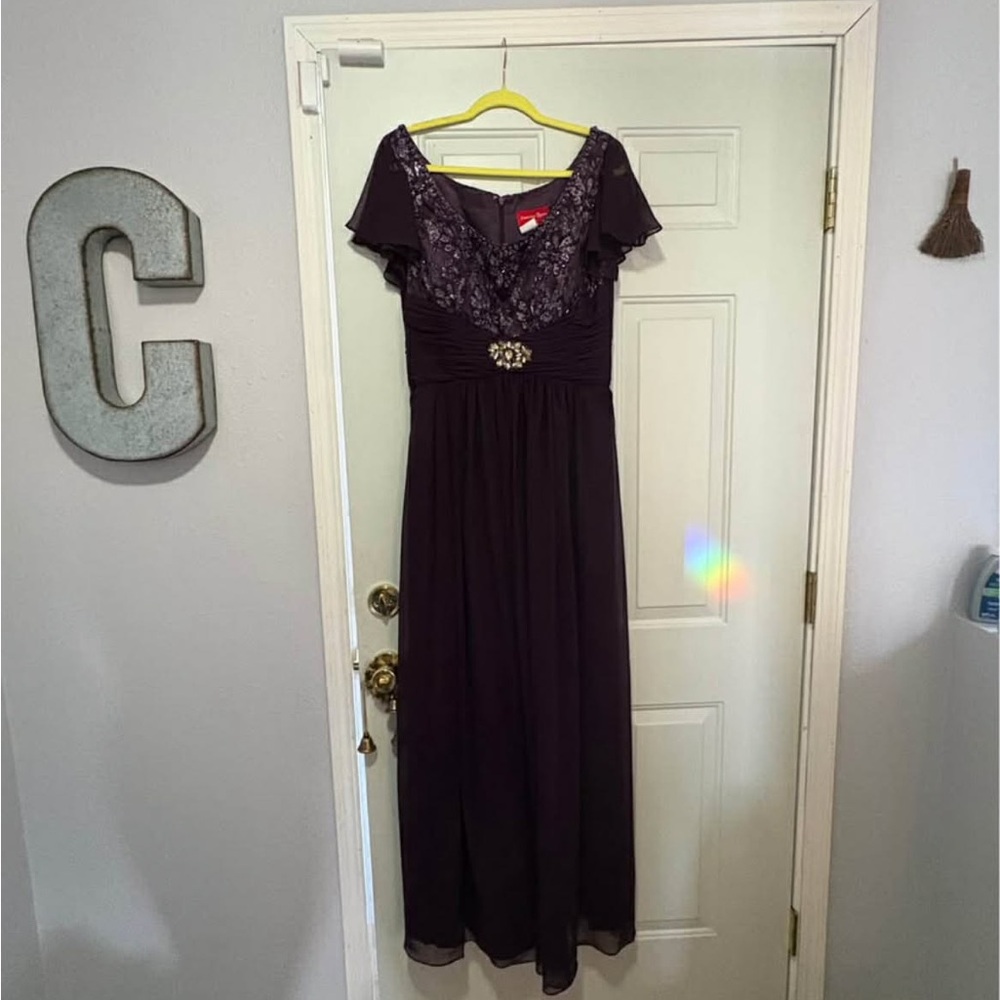 Dancing Queen Plum Lace-Detail Maxi Dress